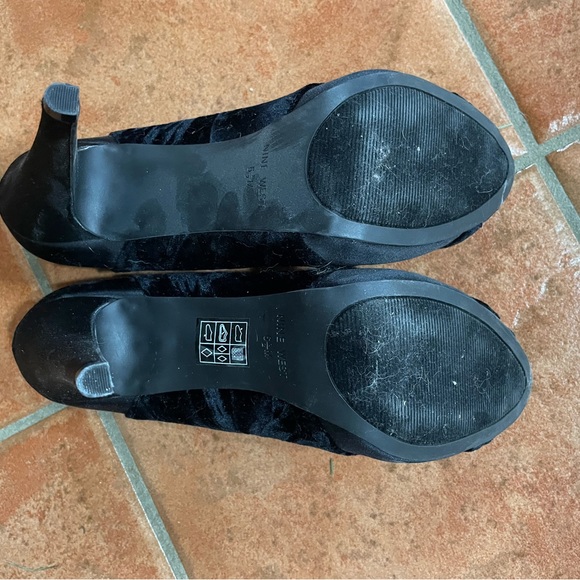 Nine West navy pump velvet & silk beautiful formal shoe, never worn - Picture 2 of 3